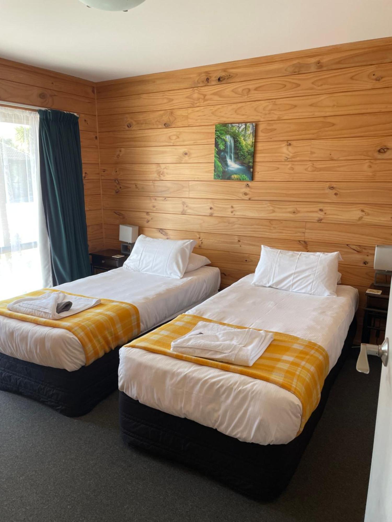 Buller Bridge Motel Westport Extérieur photo