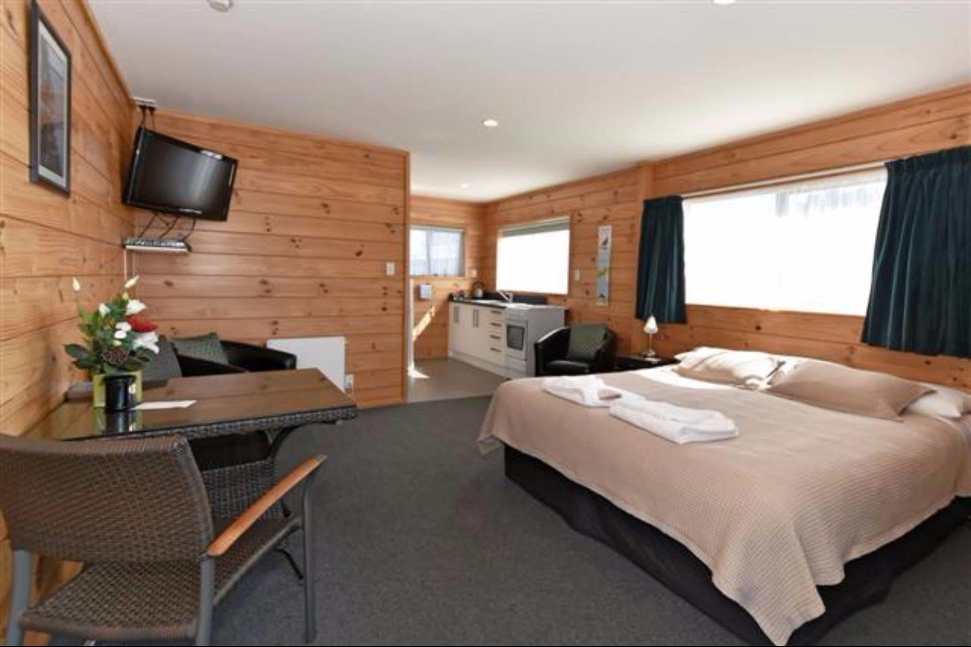 Buller Bridge Motel Westport Extérieur photo