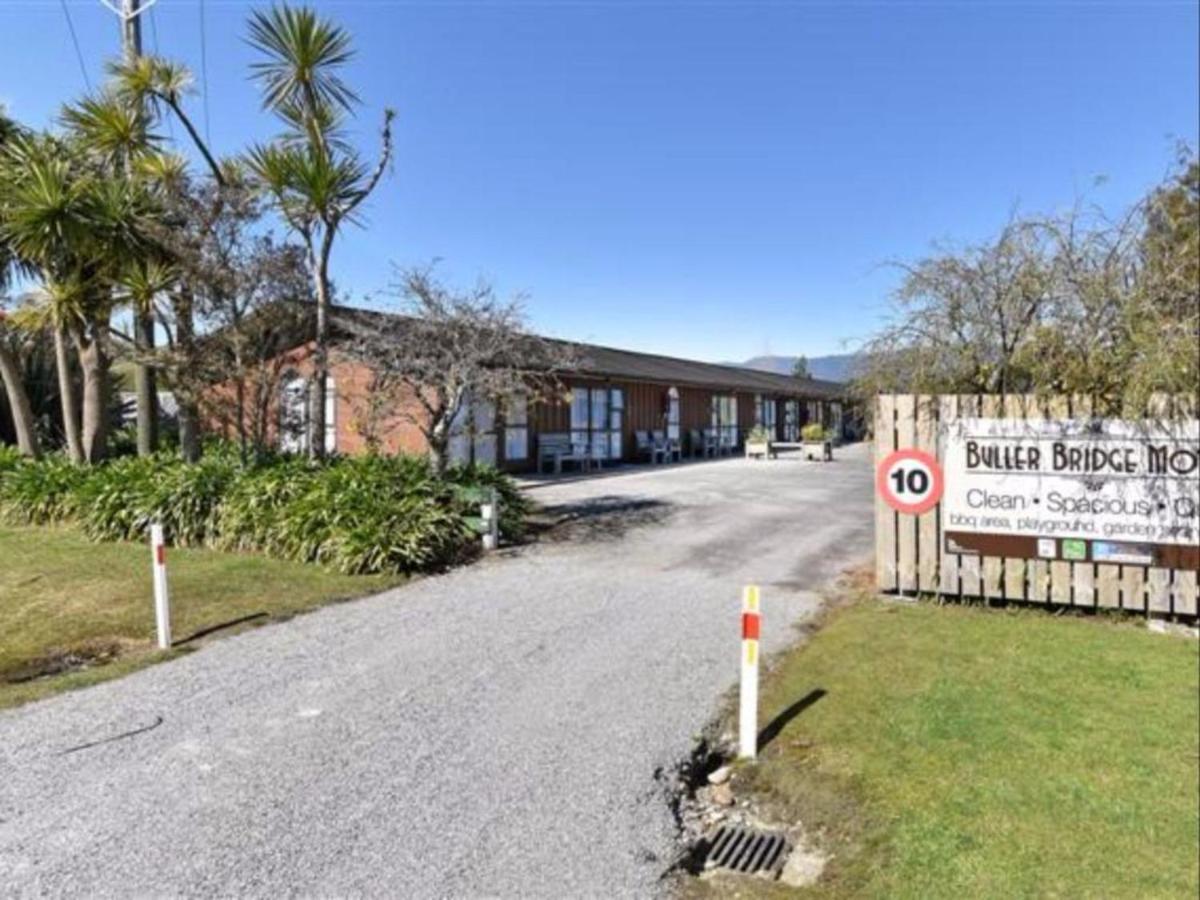 Buller Bridge Motel Westport Extérieur photo