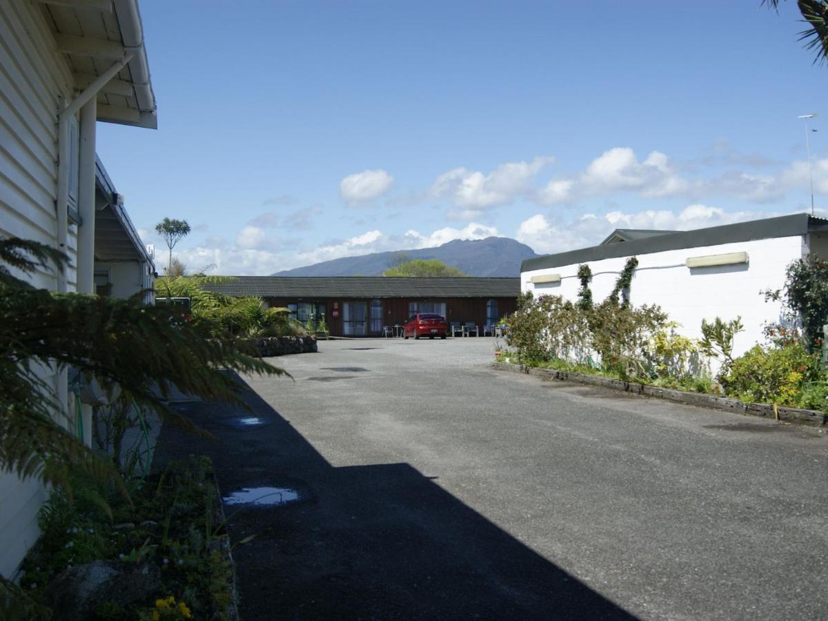 Buller Bridge Motel Westport Extérieur photo