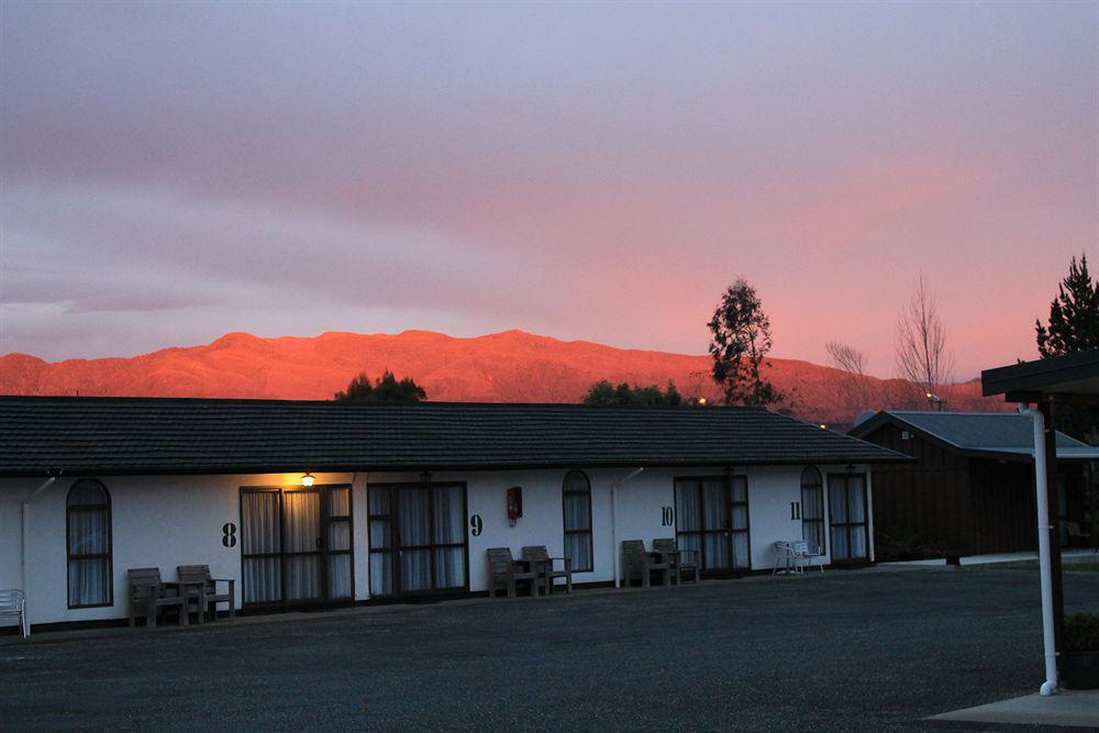 Buller Bridge Motel Westport Extérieur photo